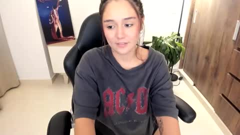 Snapshot of sam_cherry69 chatting on November 22, 2025, 5:23 pm Samy cherry online show from November 22, 2025, 5:23 pm