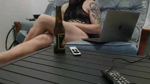 Snapshot of sam_love1985 chatting on May 10, 2026, 9:42 pm sam_love1985 online show from May 10, 2026, 9:42 pm