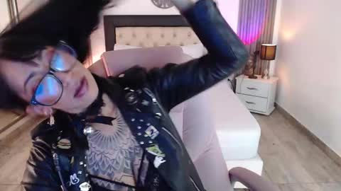 SAM MANSON online show from February 6, 2025, 6:24 pm