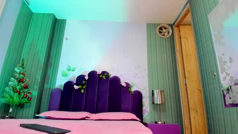 sam_naughty18 online show from December 18, 2024, 4:28 pm