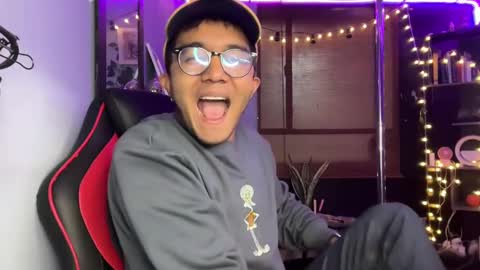 SAMUEL THOMPSON online show from December 31, 2024, 4:46 pm