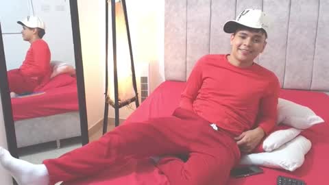 sam_tnt9 online show from February 25, 2026, 2:32 am