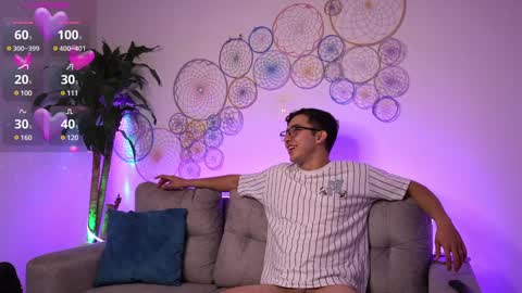 Sam Y Sen online show from December 6, 2024, 10:52 pm