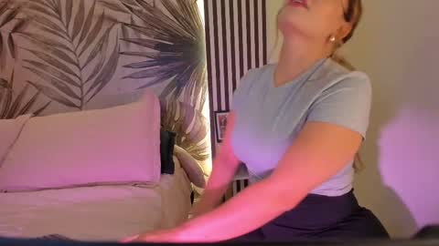 Snapshot of samaantha_white_ chatting on March 3, 2026, 11:27 am Samaantha online show from March 3, 2026, 11:27 am