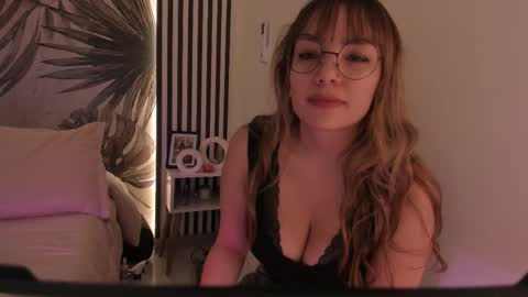 Snapshot of samaantha_white_ chatting on March 27, 2026, 11:43 am Samaantha online show from March 27, 2026, 11:43 am