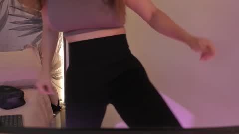 Snapshot of samaantha_white_ chatting on March 28, 2026, 11:43 am Samaantha online show from March 28, 2026, 11:43 am