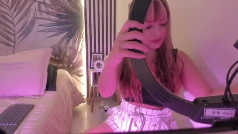 Snapshot of samaantha_white_ chatting on April 10, 2026, 11:26 am Samaantha online show from April 10, 2026, 11:26 am