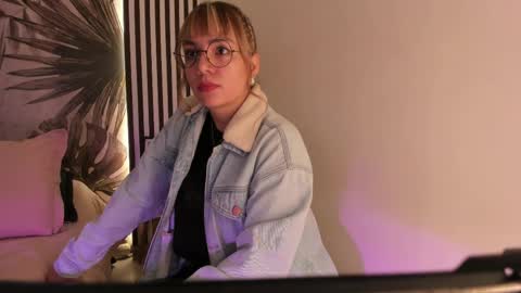 Snapshot of samaantha_white_ chatting on April 16, 2026, 11:33 am Samaantha online show from April 16, 2026, 11:33 am