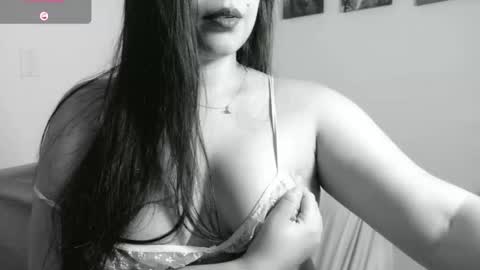 samannthaa_1 online show from February 7, 2026, 9:51 pm