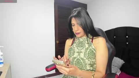 samantha1_rosse01 online show from May 26, 2026, 9:44 pm
