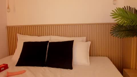 samantha_sra_ online show from June 6, 2026, 12:27 am
