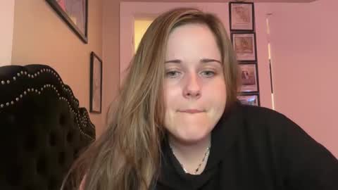 samanthafever online show from February 21, 2025, 4:18 am