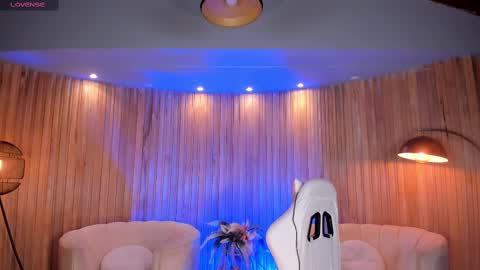 Samantha Klein online show from February 20, 2025, 3:45 am