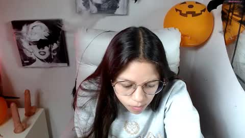 Samantha online show from October 28, 2025, 2:42 pm