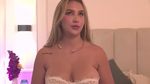 Samantha Vega online show from July 14, 2026, 7:19 pm