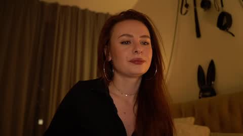 Snapshot of samanthavixen chatting on January 27, 2025, 5:48 pm Goddess Samantha Vixen online show from January 27, 2025, 5:48 pm