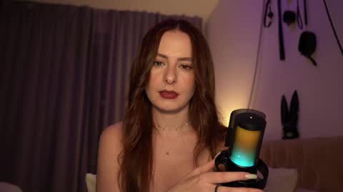 Snapshot of samanthavixen chatting on February 4, 2025, 5:34 pm Goddess Samantha Vixen online show from February 4, 2025, 5:34 pm