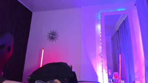 Sam online show from February 4, 2026, 9:42 pm