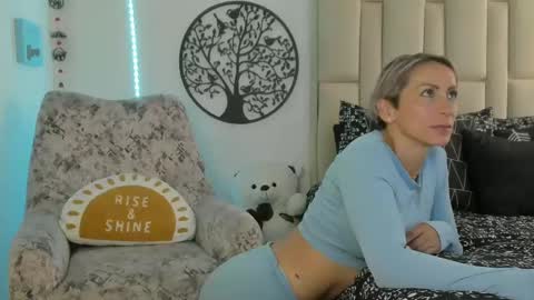 Samixmami online show from February 2, 2025, 8:08 pm