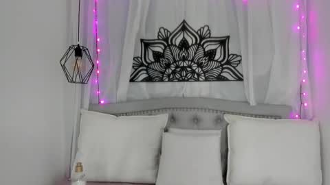 Samara  online show from February 26, 2026, 7:35 pm