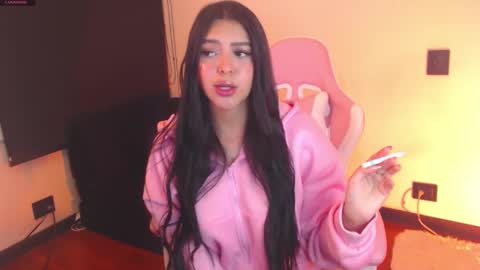 Snapshot of samara_lam chatting on December 14, 2024, 4:56 am Sammy online show from December 14, 2024, 4:56 am