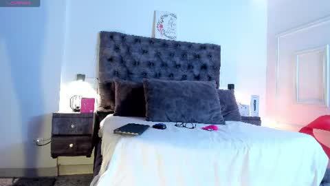 Snapshot of samara_warren77 chatting on July 14, 2026, 8:03 pm Samara Warren online show from July 14, 2026, 8:03 pm