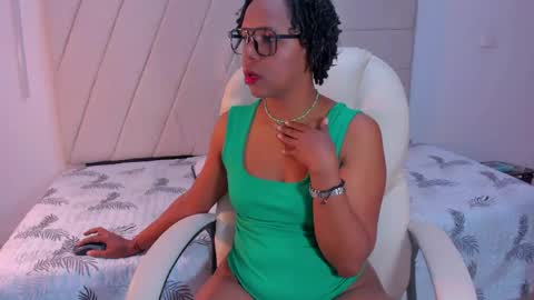 Snapshot of samaraa_smith1 chatting on April 18, 2026, 12:20 pm samaraa_smith1 online show from April 18, 2026, 12:20 pm
