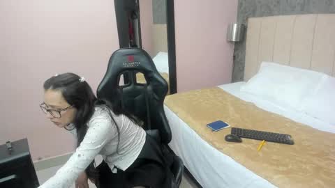 Snapshot of samarha_xue chatting on February 17, 2025, 5:53 pm Sara online show from February 17, 2025, 5:53 pm