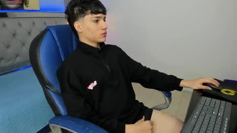 Snapshot of samblack_ chatting on May 2, 2026, 12:32 pm Sam online show from May 2, 2026, 12:32 pm
