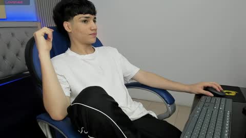 Snapshot of samblack_ chatting on May 20, 2026, 12:22 pm Sam online show from May 20, 2026, 12:22 pm