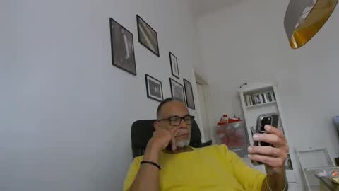 Sam online show from May 14, 2026, 1:51 pm