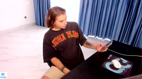 Fansly -       Top4fans   online show from February 17, 2025, 10:29 am