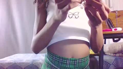 Snapshot of samisami132850 chatting on October 23, 2025, 1:27 am KatyDoll online show from October 23, 2025, 1:27 am