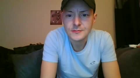 sexy lad looking for fun online show from January 11, 2025, 8:21 pm