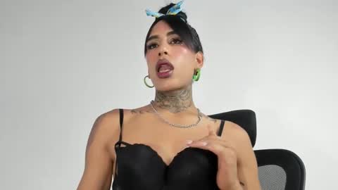 Snapshot of sammy_exotic chatting on September 17, 2025, 7:04 pm sammy_exotic online show from September 17, 2025, 7:04 pm