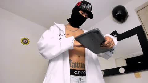   online show from April 5, 2026, 10:29 pm