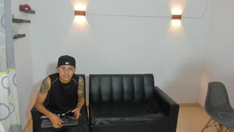 samxx_muscle online show from May 11, 2026, 2:45 pm