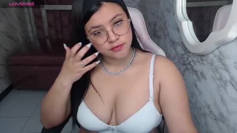 Snapshot of samy_collen_v chatting on February 25, 2026, 12:59 pm Samy online show from February 25, 2026, 12:59 pm