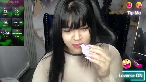 Snapshot of samy_collen_v chatting on May 8, 2026, 1:27 pm Samy online show from May 8, 2026, 1:27 pm