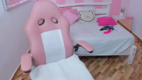 Find me at  when im offline here. online show from October 4, 2025, 6:28 pm