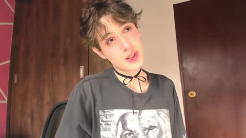    online show from December 3, 2024, 1:32 pm