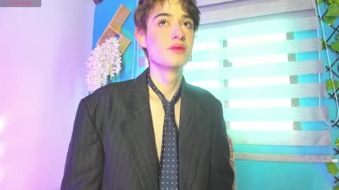    online show from December 14, 2024, 1:38 pm