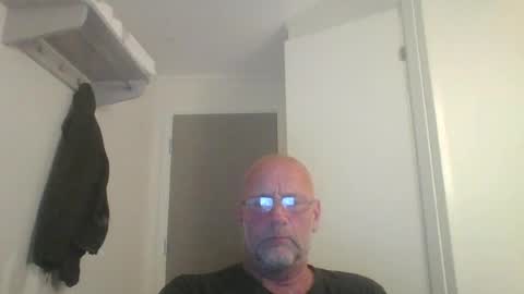sandnesrune523 online show from June 15, 2026, 5:37 pm