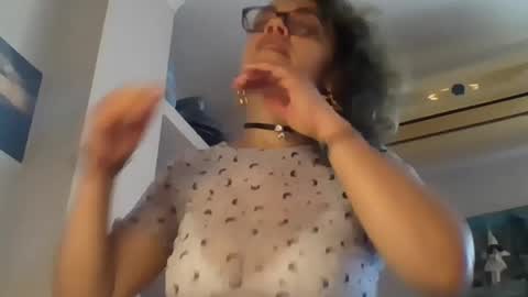 Sandra online show from May 25, 2026, 2:12 pm