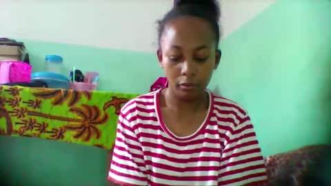 sandra1253099 online show from November 4, 2025, 5:28 am