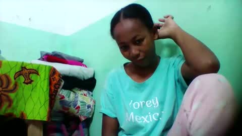 sandra1253099 online show from November 7, 2025, 7:52 am