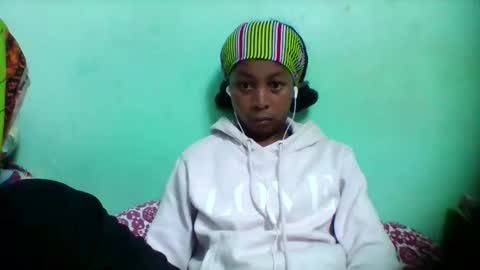 sandra1253099 online show from December 1, 2025, 6:46 pm