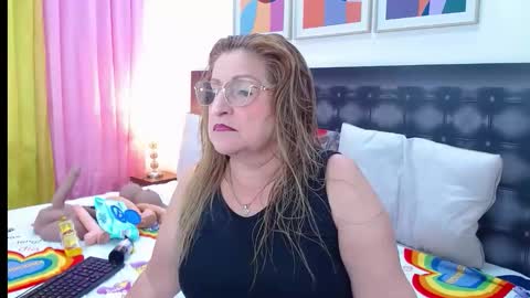 SANDRA online show from May 11, 2026, 10:21 am