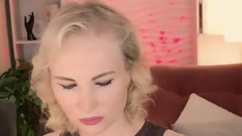 Snapshot of sandra_kind chatting on June 6, 2026, 5:34 am Sandra online show from June 6, 2026, 5:34 am