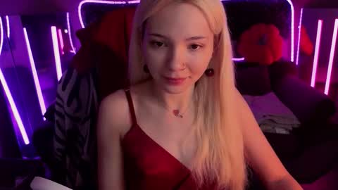 Sandy  online show from November 22, 2025, 2:21 am